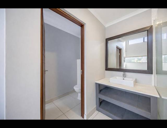 1 BEDROOM APARTMENT FOR SALE IN MENLO PARK